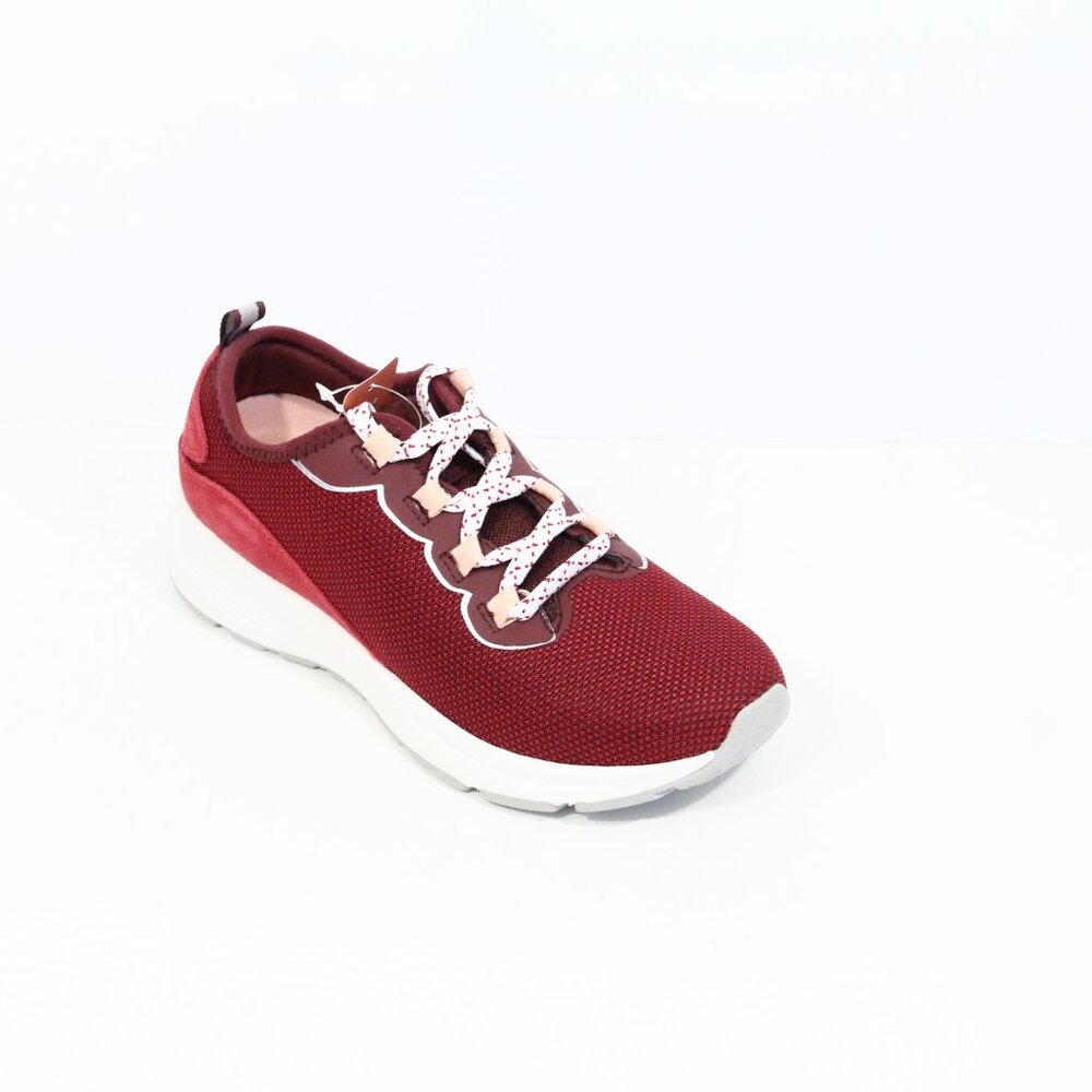 Easy Spirit Sneakers sz 7.5 NEW Women Comfort Shoes Walking Skip red